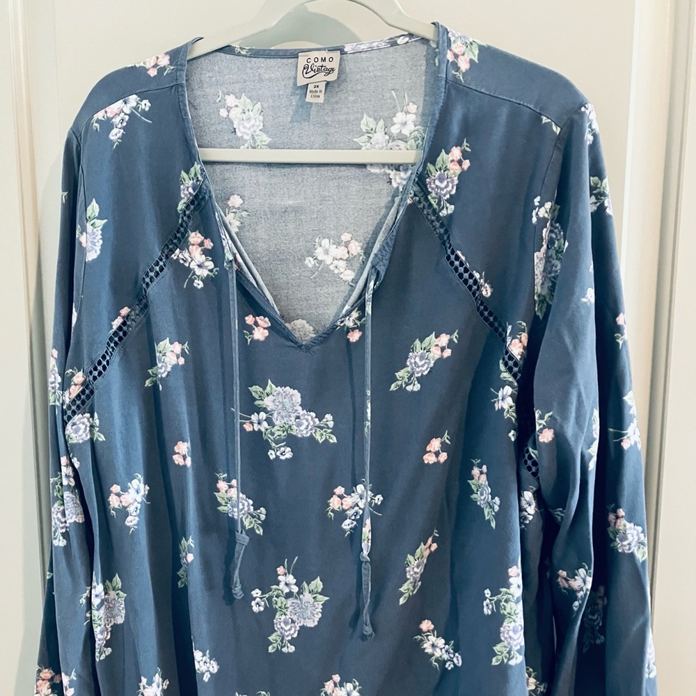 Como Vintage Blue & Lavender Floral Blouse